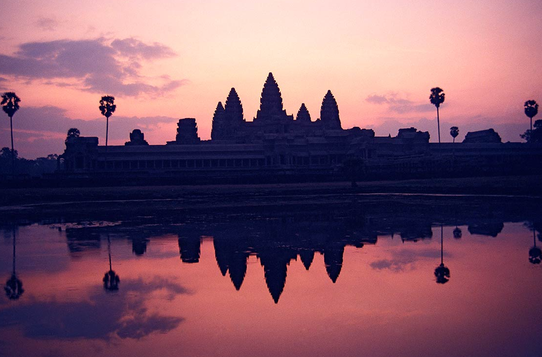 Angkor Wat saat matahari terbit