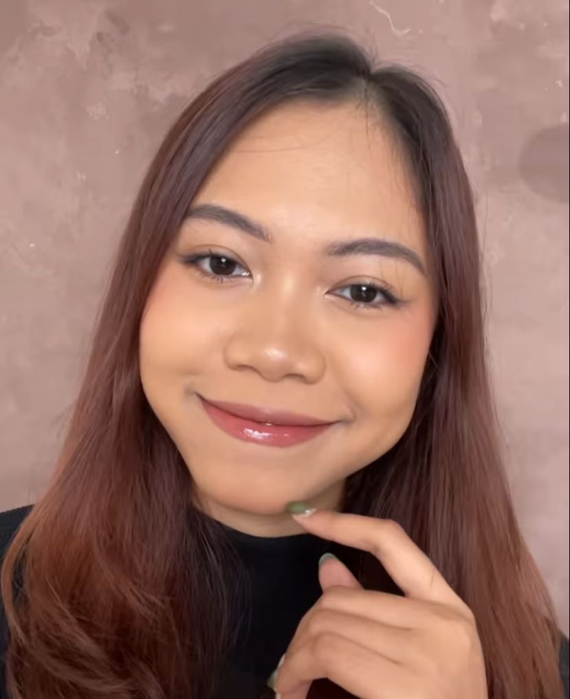 10 Warna Lipstik Terbaik Cocok untuk Kulit Sawo Matang ala Adhelia Fa