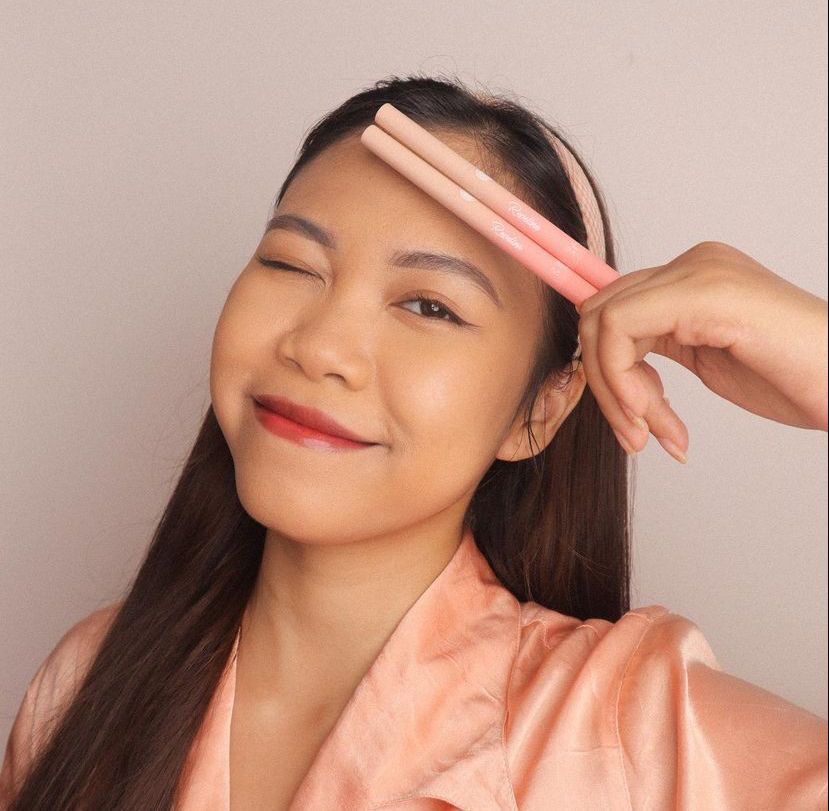 10 Warna Lipstik Terbaik Cocok untuk Kulit Sawo Matang ala Adhelia Fa