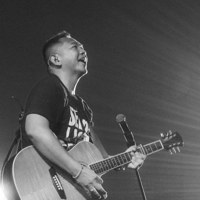 Sepak Terjang Sidney Mohede Pencipta Lagu Karena Salib Mu di Dunia Musik